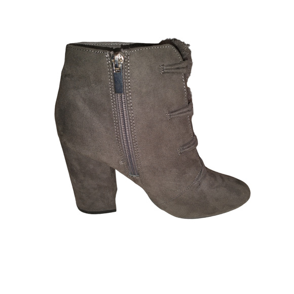 Primark Women's Faux Suede Gray Ankle Boots Heeled Pom-Poms Size 6 Fashionable - Picture 11 of 13